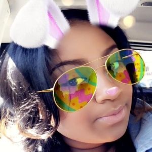 Meet your Posher, Layla